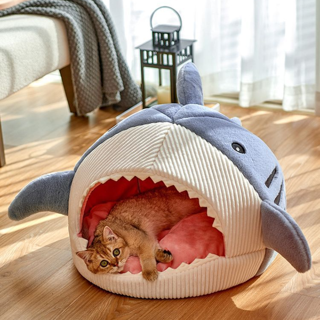 Enclosed Warm Shark Cat Bed